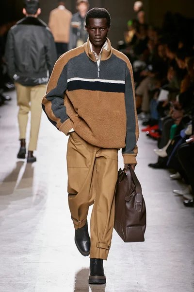Look 27